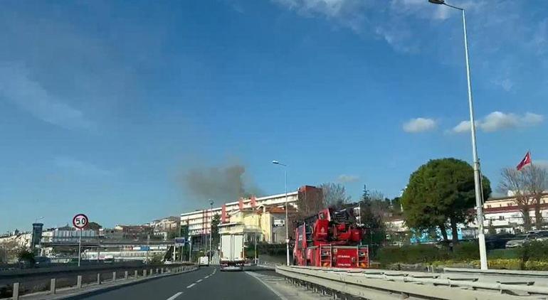 İstanbul Eğitim ve Araştırma Hastanesi'nde Yangın Paniği! Ekipler Olay Yerinde